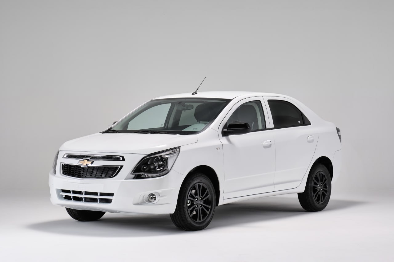 UzAuto Motors показал колхоз-тюнинг Chevrolet Cobalt